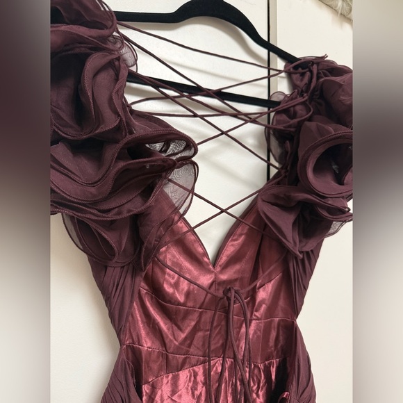 NWT | Mac Duggal Bordeaux 67911 Ruffle Tiered Cut-Out Chiffon Gown Size 8 - Picture 11 of 14